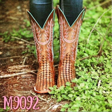 macie bean unbeweavable boots