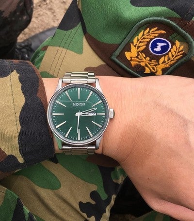 時計 NIXON SENTRY SS GREEN SUNRAY Sentry Stainless Steel Watch | Sage Sunray | Men's Stainless Steel