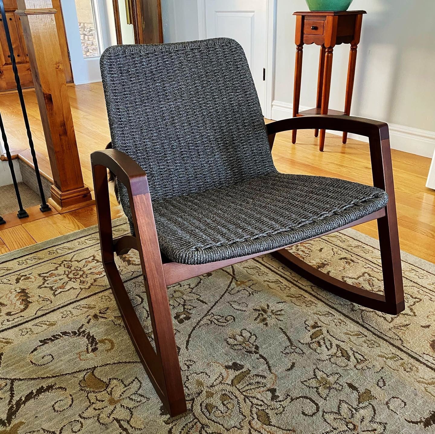 新品・未開封　unusual ROCKING CHAIR オリーブグリーン YOFE Light Green Fabric Modern Glider Rocking Chair, Living