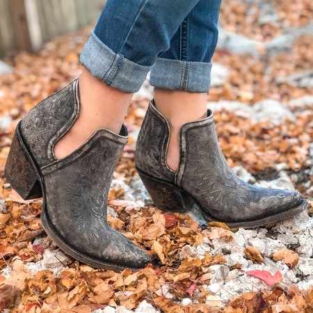 ariat ankle booties