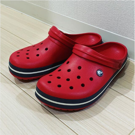 men red crocs