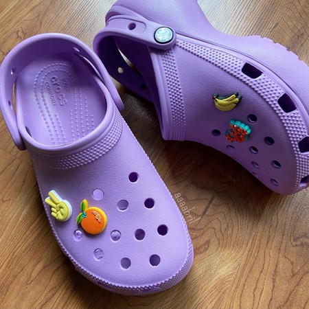platform crocs lavender