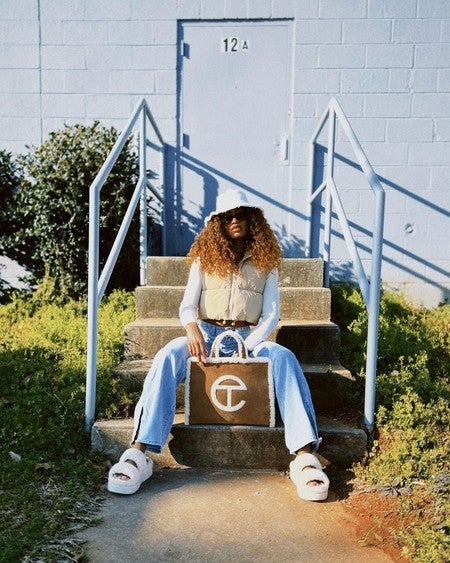 カラーが可愛いコラボが登場【UGG】 medium shopper UGG® UGG X TELFAR Medium Shopper for | UGG®