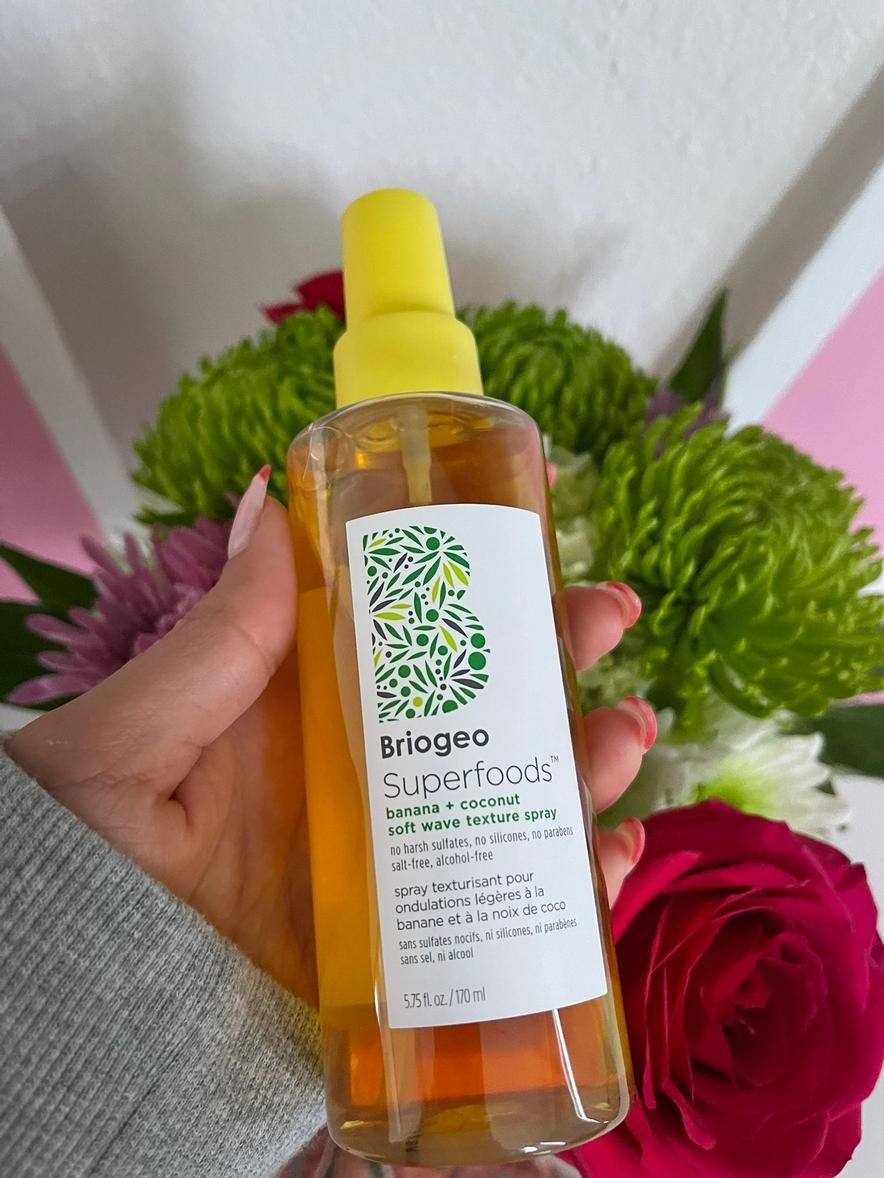 Briogeo Superfoods Banana & Coconut Soft Wave Texture Wave Spray; New