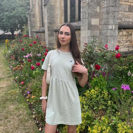 image%20by%20victoria_mahon%20containing%20Flower%2C%20Plant%2C%20Glasses%2C%20One-piece%20garment%2C%20Leaf