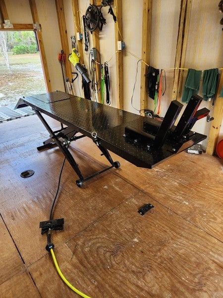 Black Widow Extra Long Pneumatic Motorcycle Lift Table - 1,000 lbs