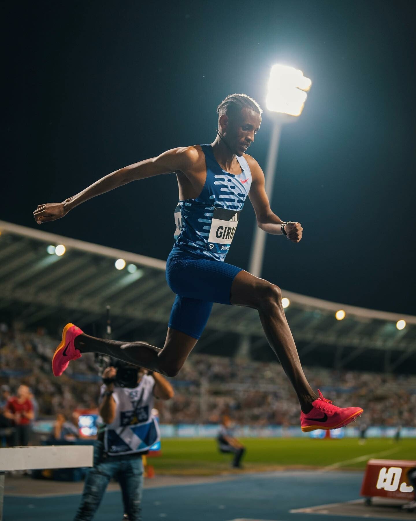 Hinh anh 2: Nike ZoomX Dragonfly 2: bi mat cua nhung buoc chay dinh cao