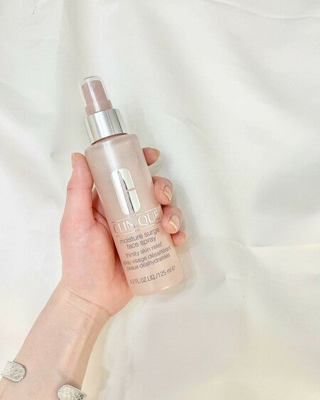 モイスチャー サージ フェース スプレー | クリニーク Clinique