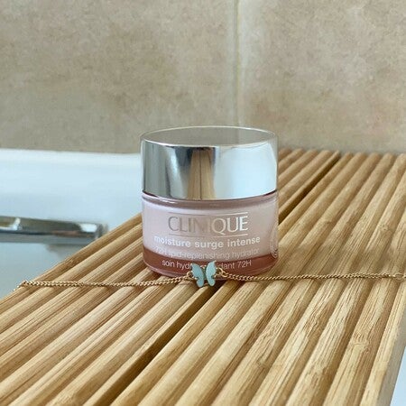 超大人気 CLINIQUE moisture surge intense 72H CLINIQUE Moisture Surge Intense 72H Lipid Replenishing