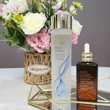 リニュートリィブ ラディアンス セラム クリーム メークアップ