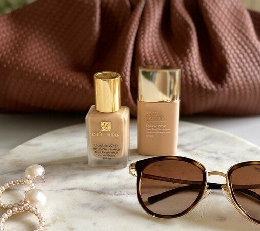 ESTEE LAUDER

エスティローダー ESTEE LAUDER Double Wear Sheer Long-Wear Foundation SPF 19 | Estée Lauder