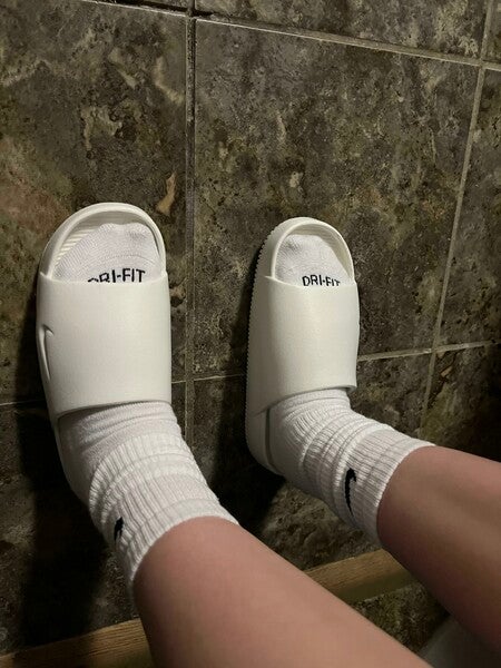 ★関税込★NIKE★NIKE CALM SLIDE★25-31cm Amazon.com | Nike Unisex Calm Sport Sandal, Sail/Sail, 13 US
