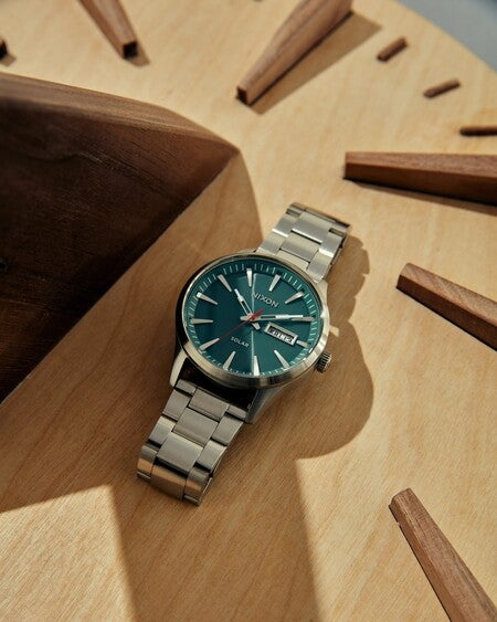 ニック Sentry Solar Stainless Steel Watch | Silver / Jasper | Solar