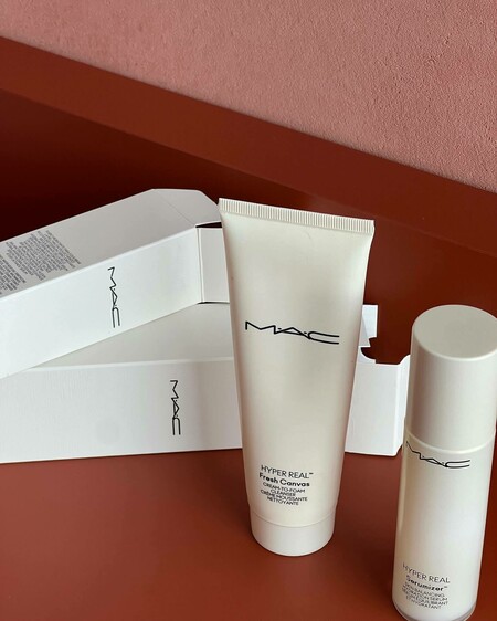 Hyper Real Fresh Canvas Cream-To-Foam Cleanser | Facewash | MAC