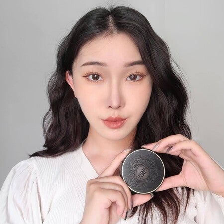 未使用⭐︎ボビィブラウン ウェイトレススキンクッションファンデーション　02 ウェイトレス スキン クッション ファンデーション SPF 40