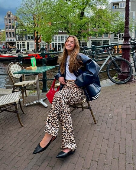 Light brown trousers with leopard print | Loavies