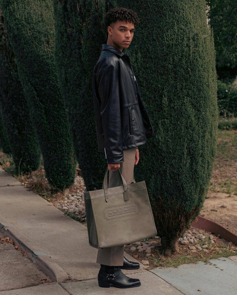 【極美品】 COACH コーチ Field Tote 40 2way ブラック 極美品】 COACH コーチ Field Tote 40 2way ブラック 公式】COACH