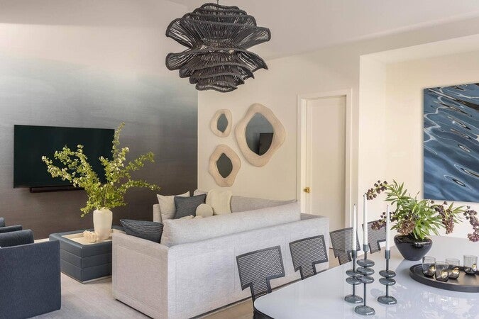 AMERI アイボリーM Maimz Chair | Ashley