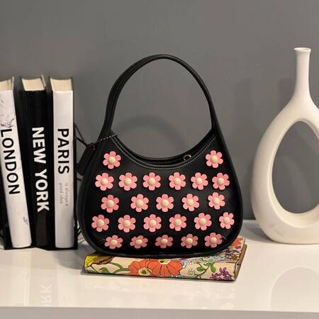 Ergo Bag In Coachtopia Leather With Flower Appliqué