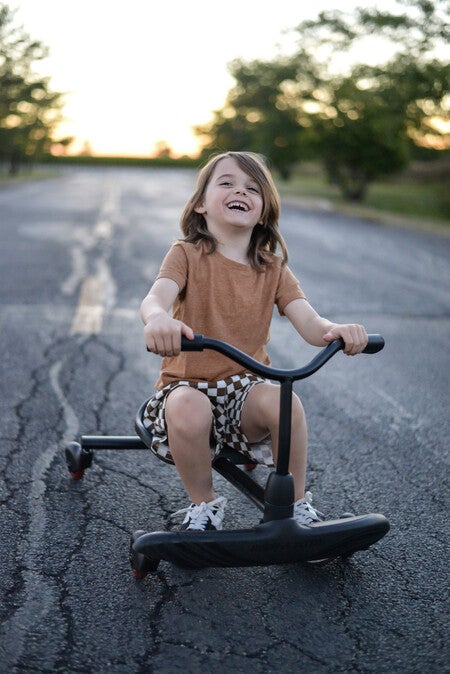 【新品未使用】ストライダー：RADIO FLYER Radio Flyer Stingray & Fun Drifting Ride-On