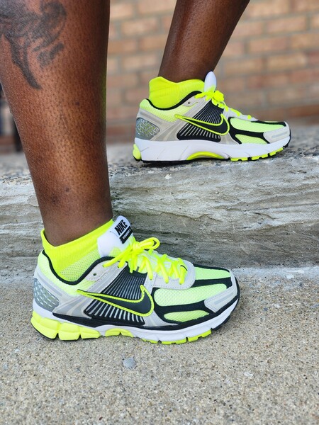 nike zoom vomero 5 se sp on feet