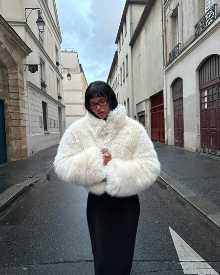 Alo Yoga☆ Opulent Faux Fur Cropped Jacket アイボリー ファー Opulent Faux Fur Cropped Jacket - Ivory | Alo Yoga