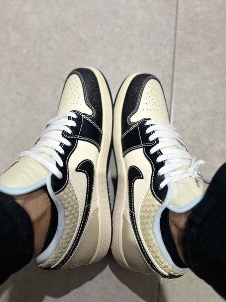 jordan og coconut milk on feet