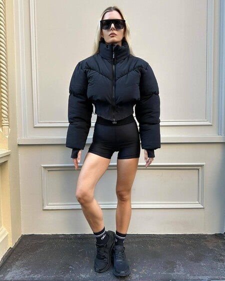 【ALO Yoga】MAIN ACT CORSET パファー 2色 MAIN ACT CORSET PUFFER – Alo Yoga Indonesia