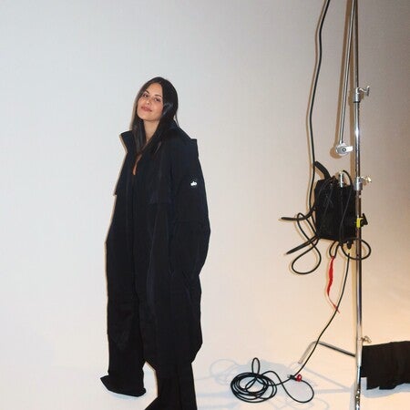 Crinkle On The Move Trench - Espresso | Alo Yoga
