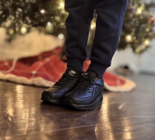 air max 90 red outfit