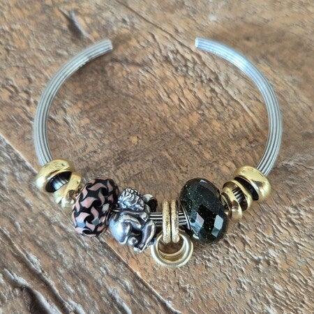 Trollbeads◆Forest Reflections☆ブラック x グリーンラメ Forest Reflections Bead – Trollbeads