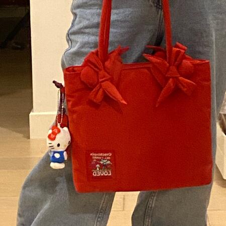 Coachtopia Loop Small Tote With Heart Appliqué | Coachtopia ™