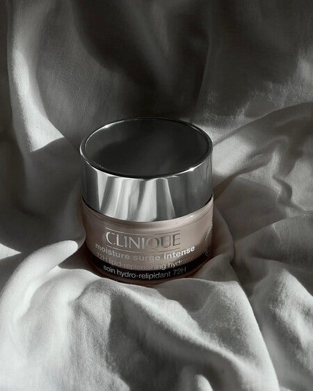 Moisture Surge™ Intense 72H Lipid-Replenishing Hydrator | Clinique
