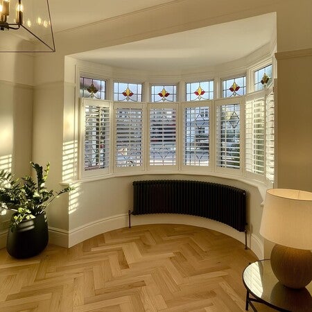 Nordic Oslo, Column Curved Bay Window Radiator, Anthracite