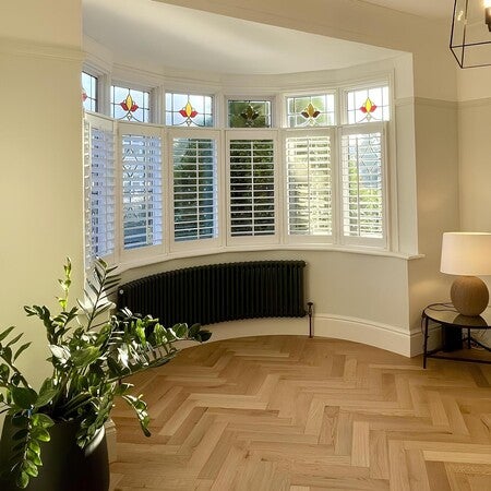 Nordic Oslo, Column Curved Bay Window Radiator, Anthracite