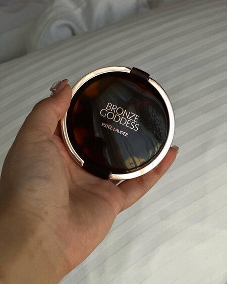 フェイスクリーム RE-NUTRIV Ultra Radiance Serum Cushion Re-Nutriv Ultra Radiance Serum Cushion SPF40/PA++++ - 1W0