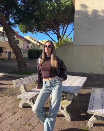 Short sleeve crew neck T-shirt