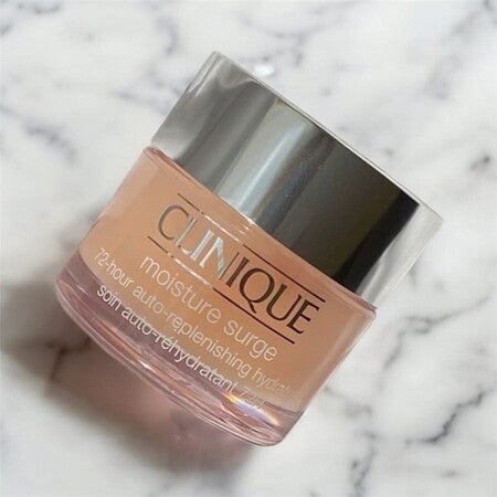 Moisture Surge Intense 72-Hour Lipid-Replenishing Hydrator