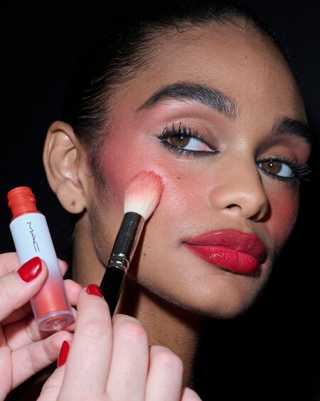 Strobe Cream | Illuminating Moisturizer + Liquid Highlighter | MAC