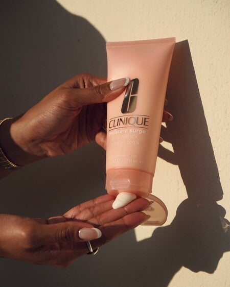 モイスチャー サージ ボディ ハイドレーター | クリニーク Clinique