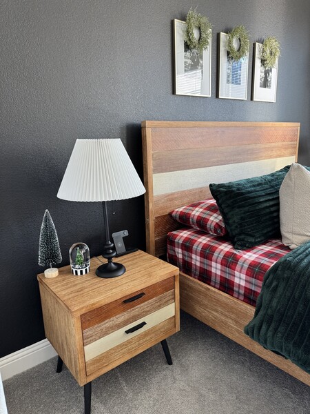 Midtown Loft Natural Light Wood 3 Pc Queen Panel Bed | Rooms to Go