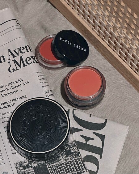 未使用⭐︎ボビィブラウン ウェイトレススキンクッションファンデーション　02 ウェイトレス スキン クッション ファンデーション SPF 40