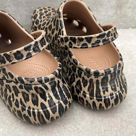 国内配送 CROCS BAE ANIMAL CLOG LEOPARD Bae Animal Clog - Crocs