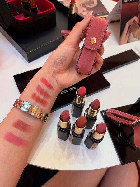 リュクス カシミア マット リップスティック | ボビイ ブラウン Bobbi