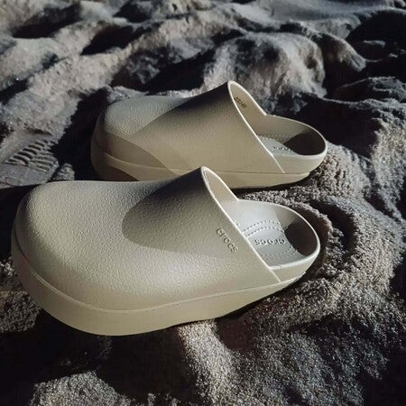 【関税込み】Crocs オフホワイト Dylan クロッグ Dylan Platform Clog - Crocs