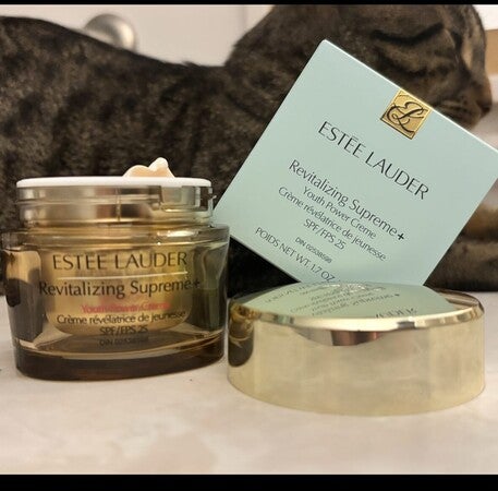 Revitalizing Supreme+ Bright Radiance Power Soft Creme Moisturizer