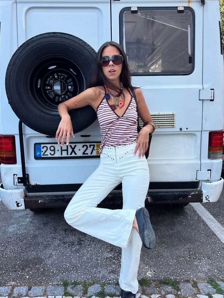 Trousers with studded waist and zip