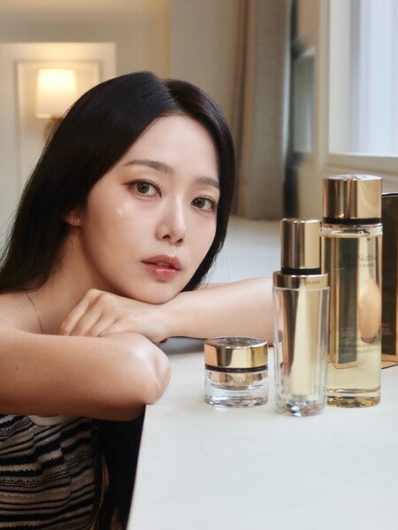Re-Nutriv Ultimate Diamond Age Reversal Eye Creme | Estée Lauder