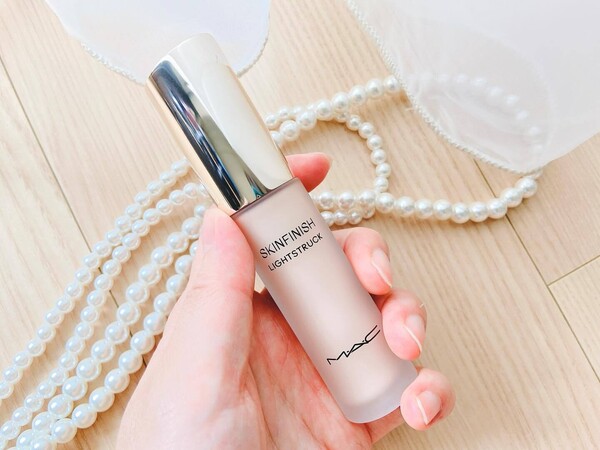 スキンフィニッシュ ライトストラック リキッド ハイライター | マック