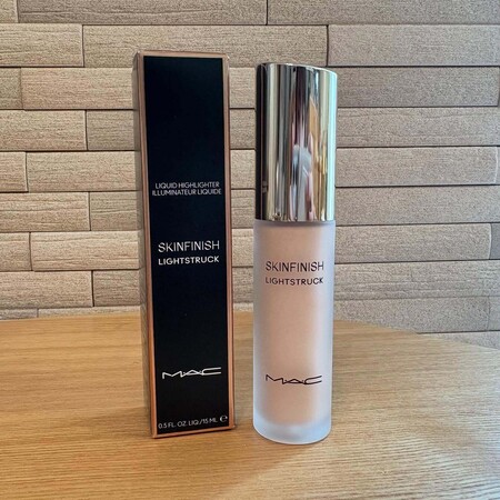 スキンフィニッシュ ライトストラック リキッド ハイライター | マック